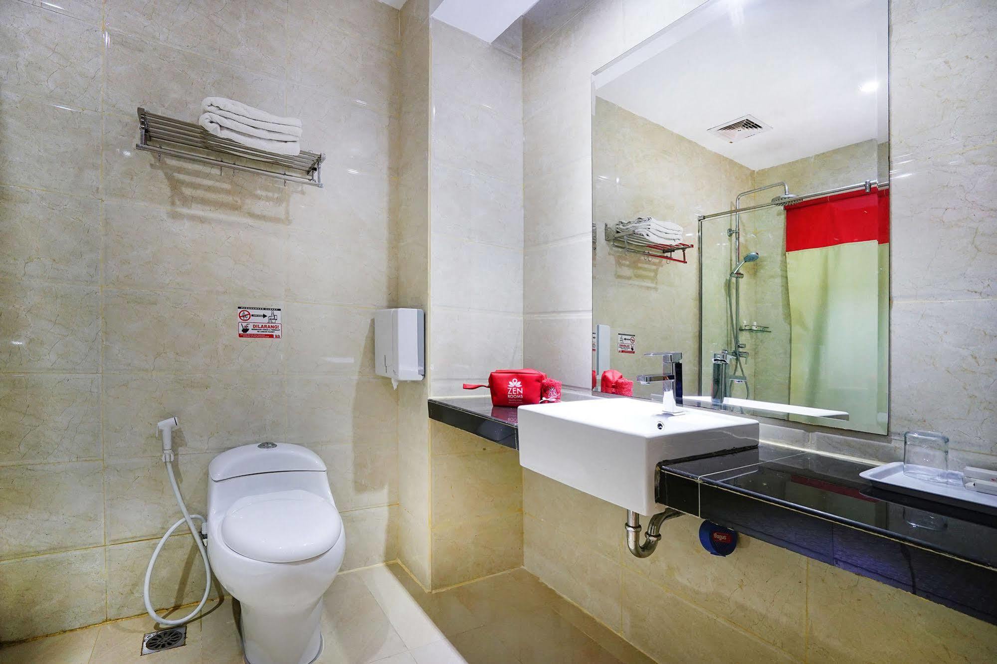 เซน รูมส์ เนียร์ บีซีเอส มอลล์ เปนูอิน Hotel Batam ภายนอก รูปภาพ