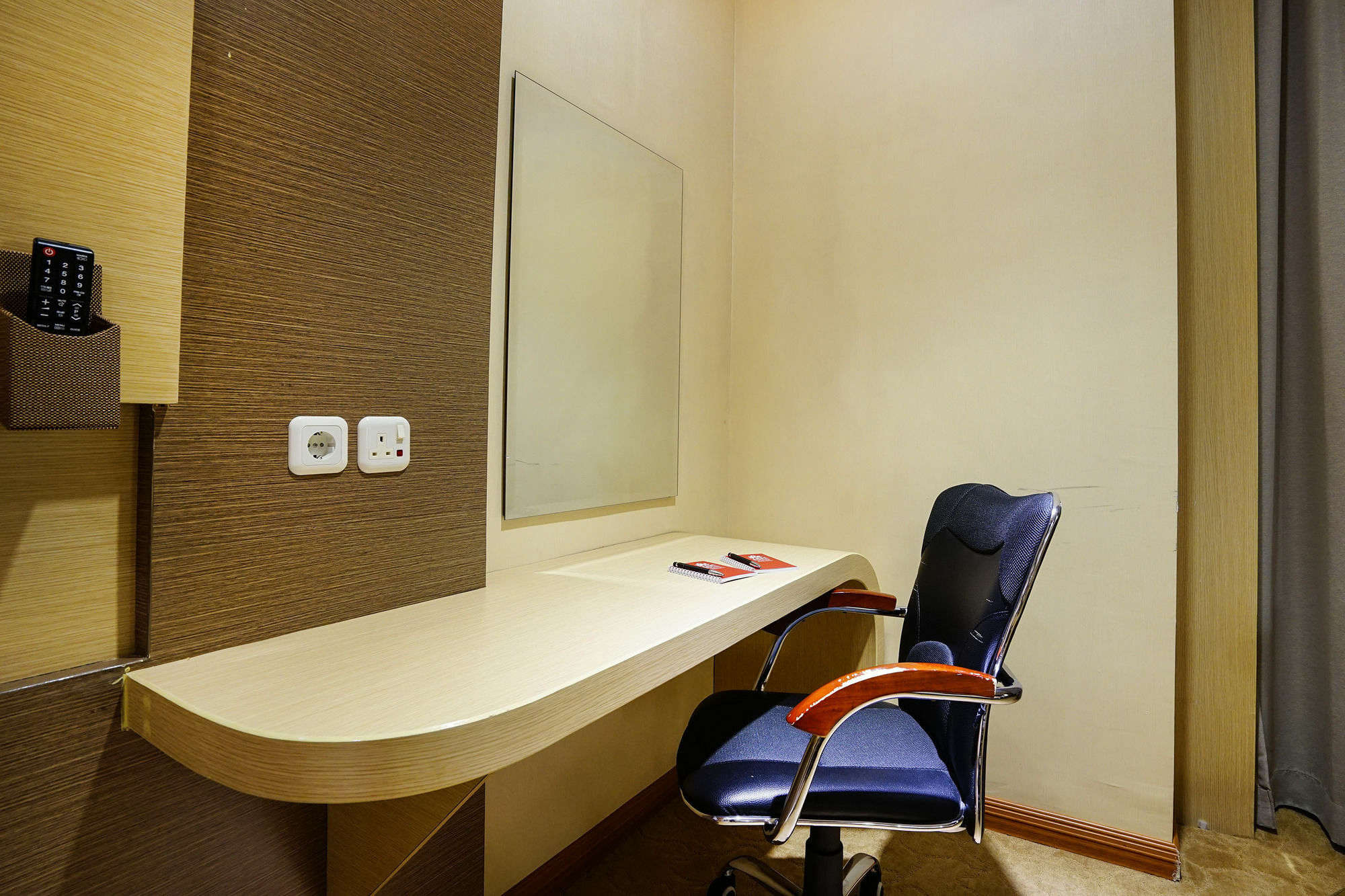 เซน รูมส์ เนียร์ บีซีเอส มอลล์ เปนูอิน Hotel Batam ภายนอก รูปภาพ